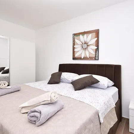 Beautiful In With Wifi * Brodarica (Sibenik-Knin)