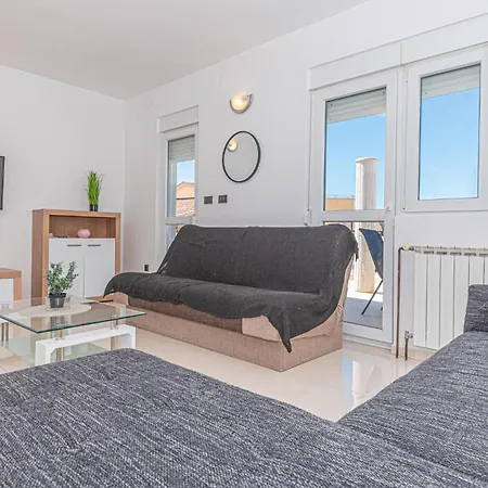 Сasa de vacaciones Beautiful In With Wifi Brodarica (Sibenik-Knin)