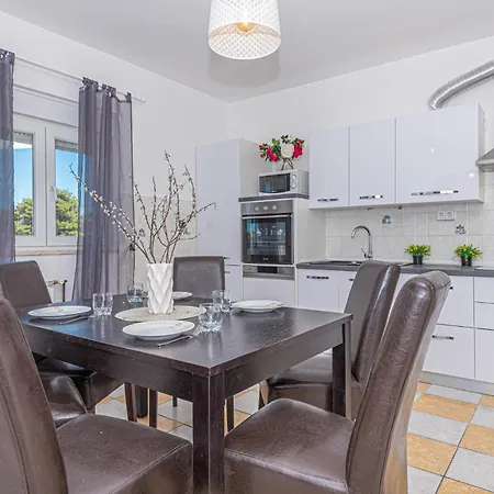 Beautiful In With Wifi Vikendica Brodarica (Sibenik-Knin)